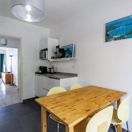 Soleia - Spacious 3p - Beachfront - Parking アパート *