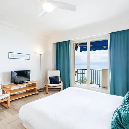 Le Soleia - Spacious 3p - Beachfront - Parking Apartment Menton