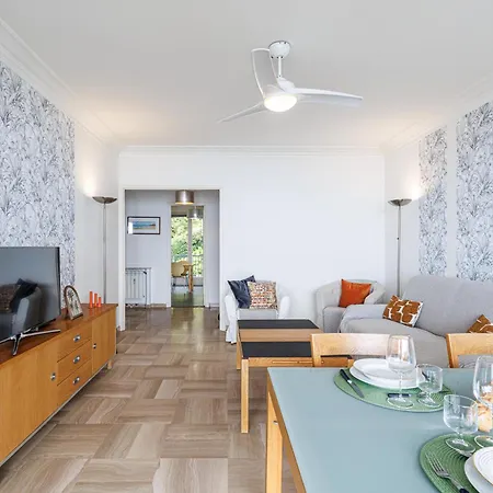 Le Soleia - Spacious 3p - Beachfront - Parking Apartment Menton