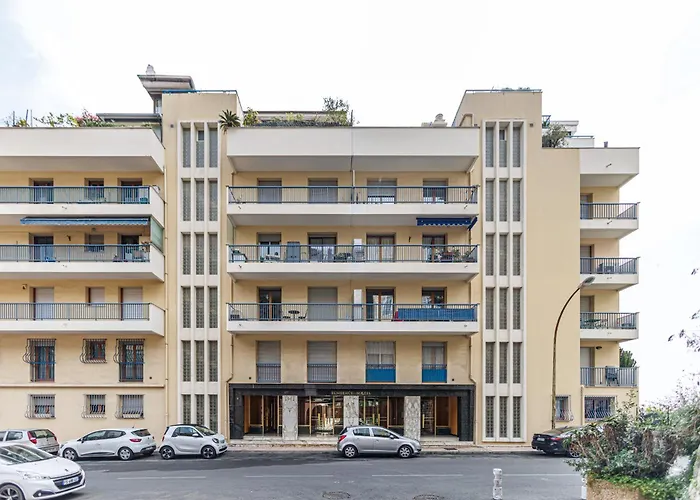 Soleia - Spacious 3p - Beachfront - Parking Apartment